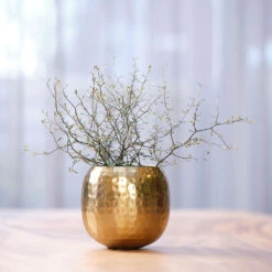 Kody Metal Plant Pots - Set Of 3 - Large - Gold -HousePlants Shop Kody Metal Plant Pots Set of 2 Small Gold Lifestyle 04 e647ea7b a884 491e bb70 0036300f239e
